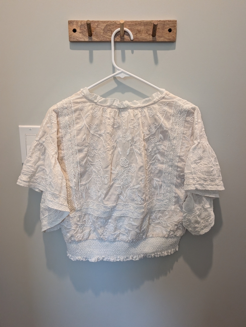 NWOT Alice And Olivia Tabitha Lace Cropped Blouse V-Neck Peasant Top Sz Large - Picture 4 of 5